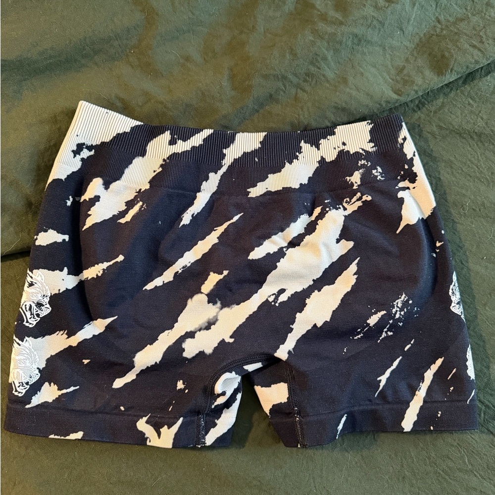 Darc Sport Black and Off White seamless scrunch short
